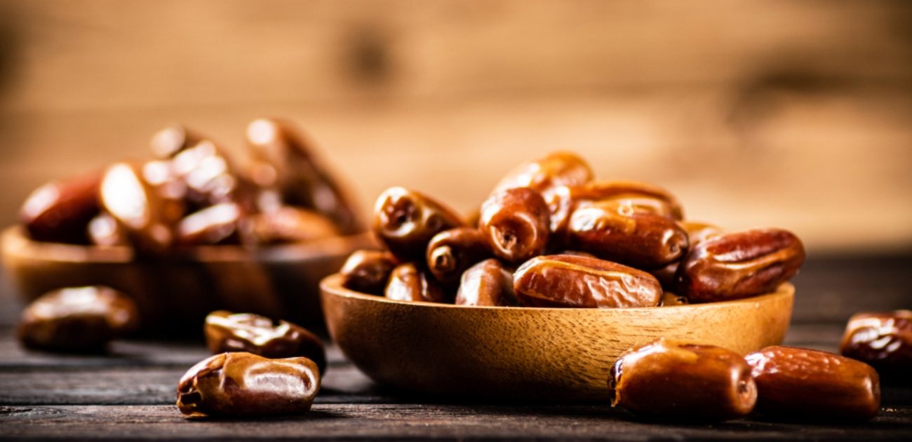 ما حقيقة أن التمر لا يسبب ارتفاع نسبة السكر في الدم؟ إليكم الإجابة