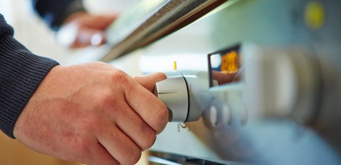 دجاج بصوص الزبادي والليمون في الفرن بدون زيت