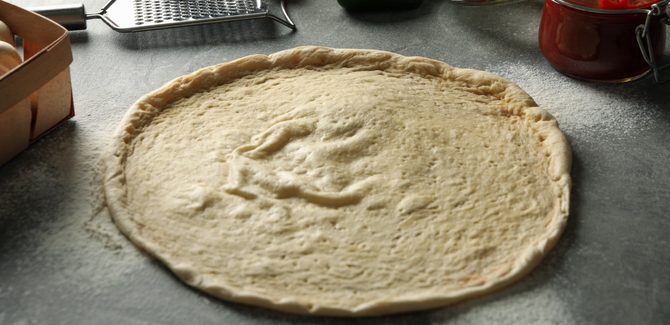 عجينة البيتزا