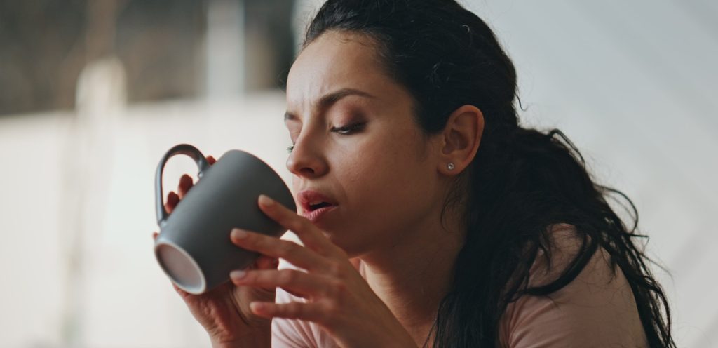 عندما تنخفض الطاقة قد نلجأ لشرب القهوة