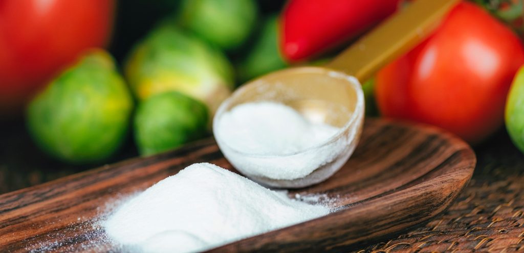 البيكنغ صودا مكون ضروري