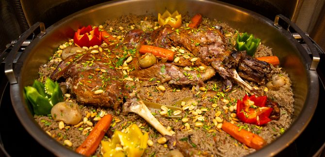 زينوها وقدموها