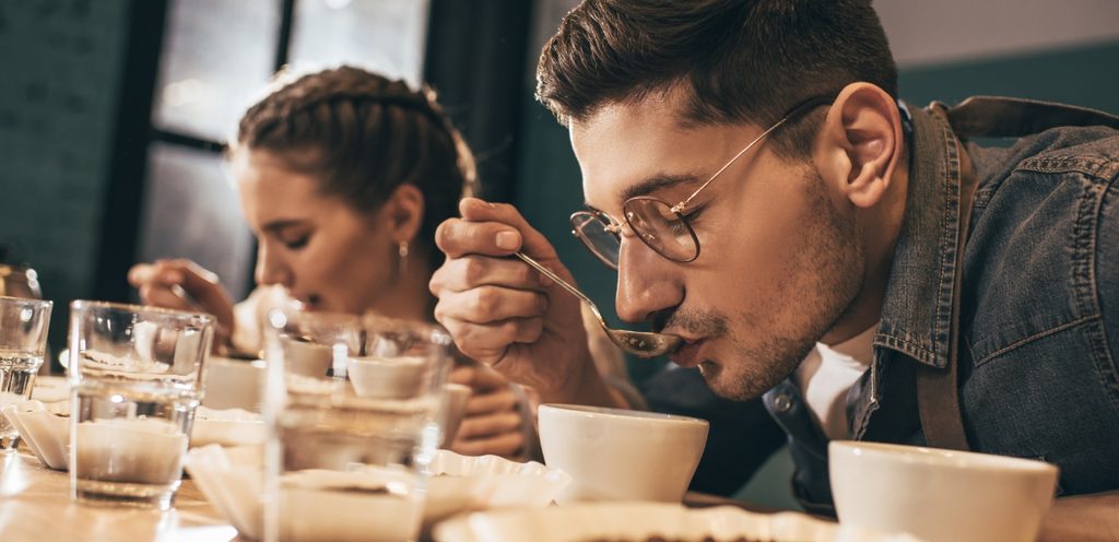 يجد بعض الأشخاص متعة في تناول الطعام