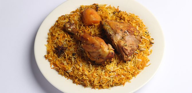 نقدّم الطبق ساخنًا