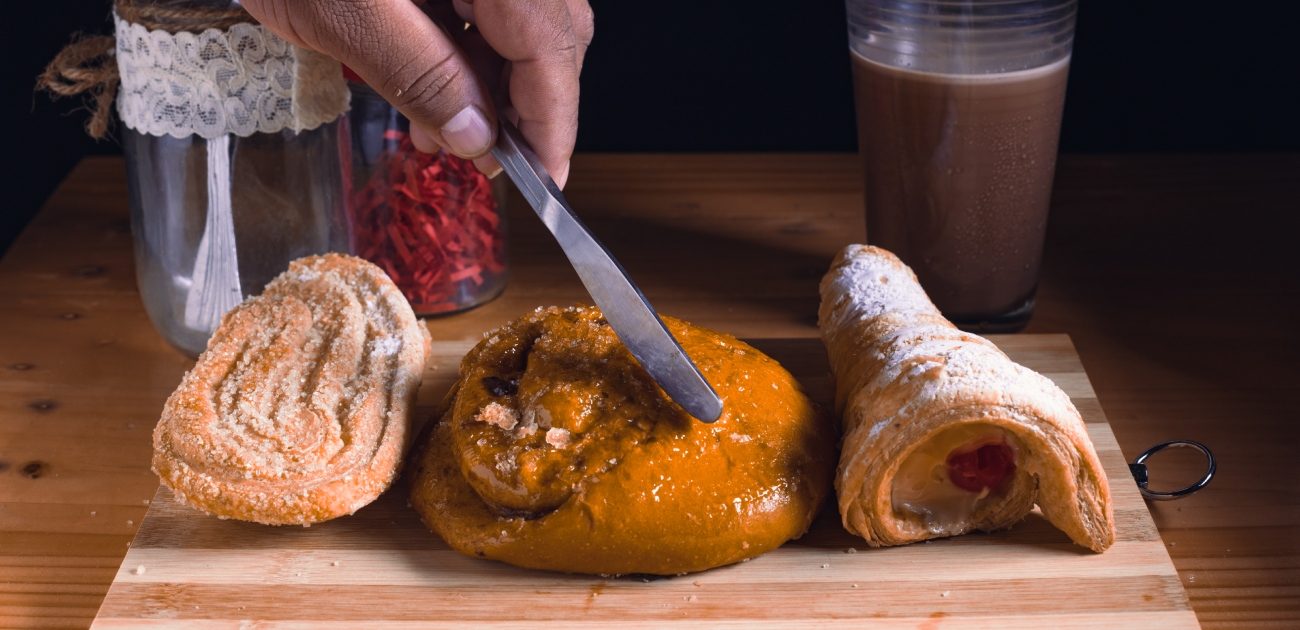 فطور صباحي يكتمل مع كوب من القهوة