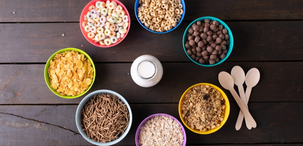 احذروا هذه الخيارات على مائدة الفطور… تأثيرها سيئ على الأمعاء!