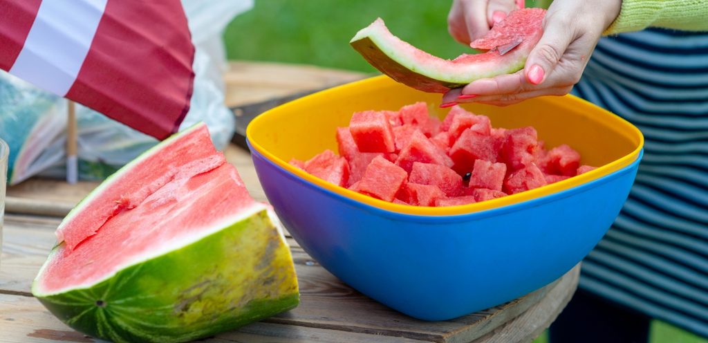 لا ترموا القشور بعد التقطيع