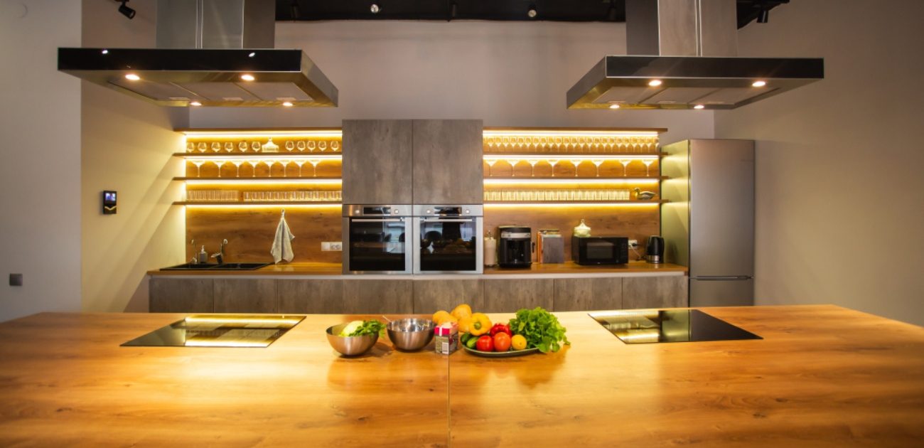 الفخامة للمطابخ: كيف تسيطر على موضة 2025؟