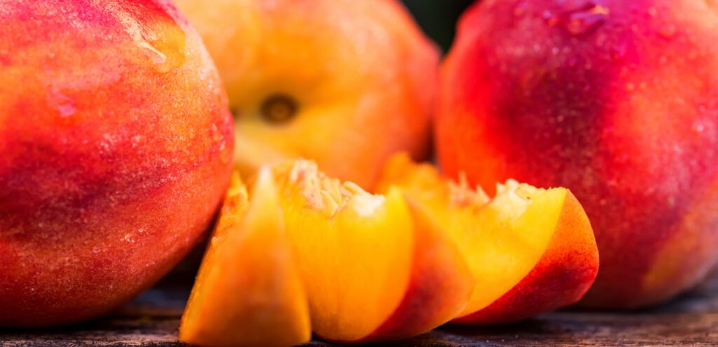 فاكهة صيفية لذيذة