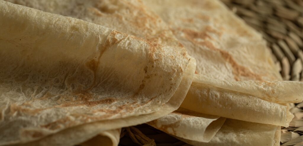 خبز المرقوق يحضّر أيضًا على الصاج