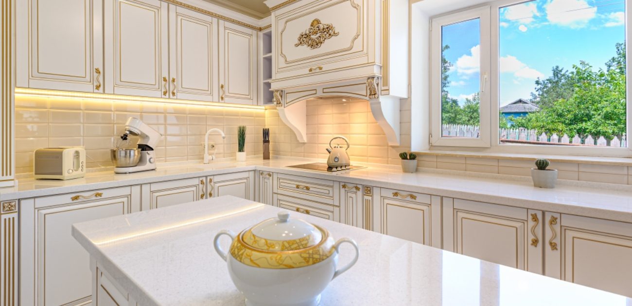 الفخامة للمطابخ: كيف تسيطر على موضة 2025؟