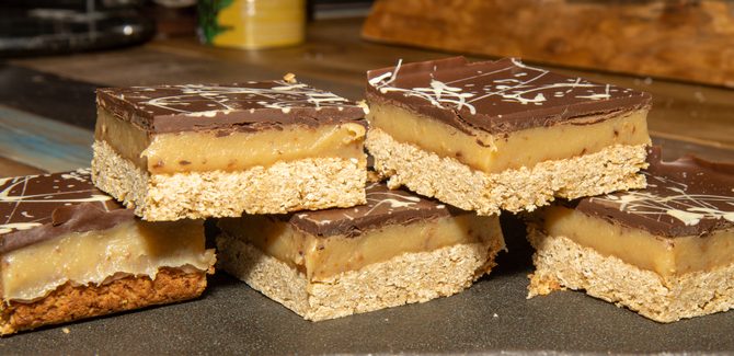 نقطع الحلى ونقدمه