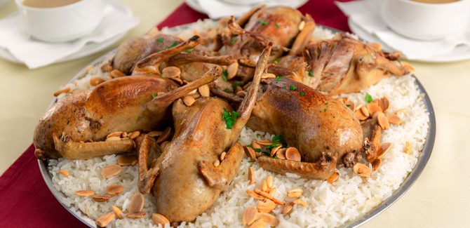 نقدّم الطبق ساخنًا