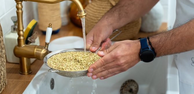 غسل حبوب الفريك