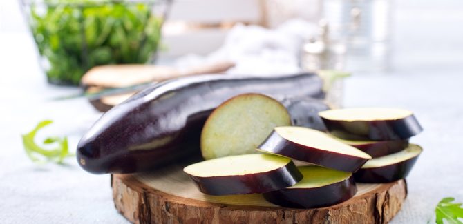 نقع الباذنجان بالملح