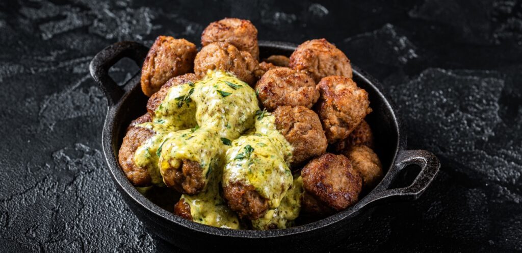 ماذا تطبخون للعزائم المفاجئة؟ أطباق سريعة وكأنكم حضرتم لساعات