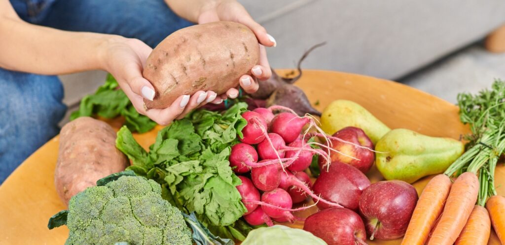 البطاطس من الخضار الغنية بالنشويات