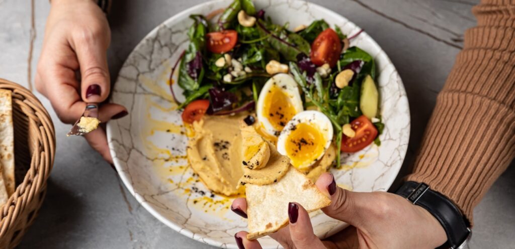 البيض مفيد جدًا وغني بالبروتينات