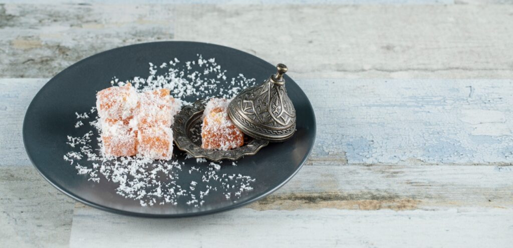 الحلقوم بالمستكة