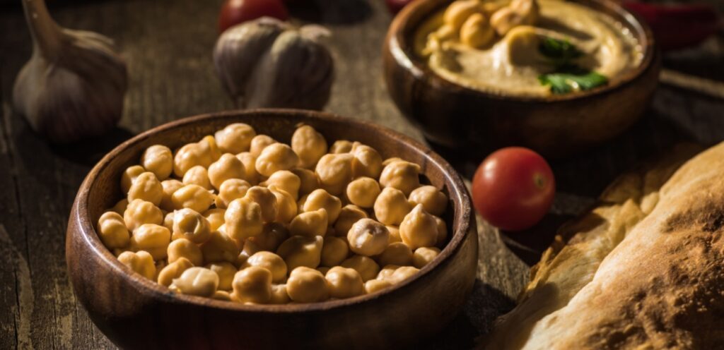 هل الحمص بروتين... وماهي العناصر الغذائية التي يحتويها؟