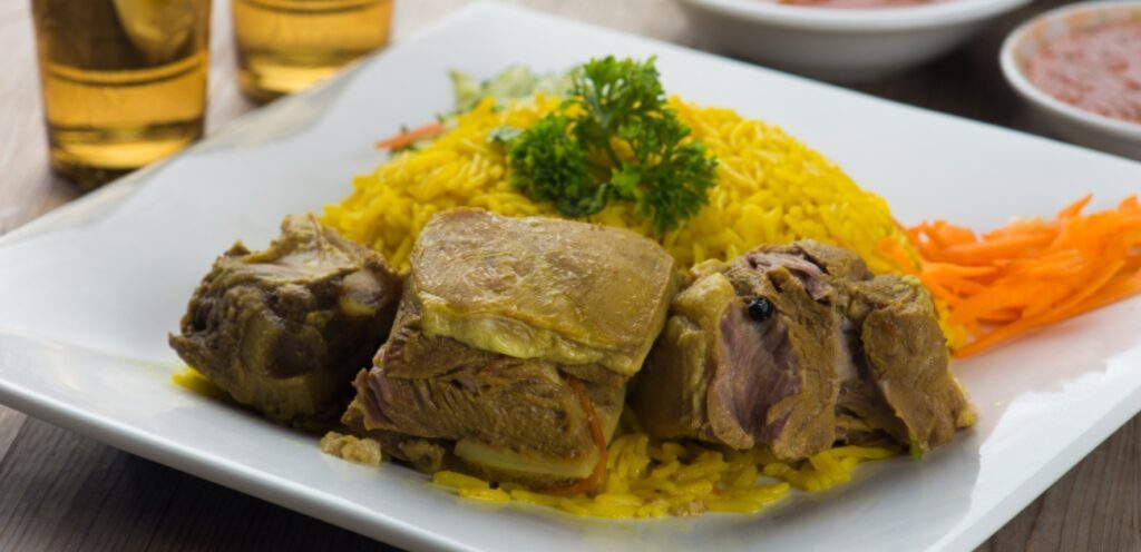 ما هو الحنيذ؟ أصله أنواعه وطرق تحضيره العديدة