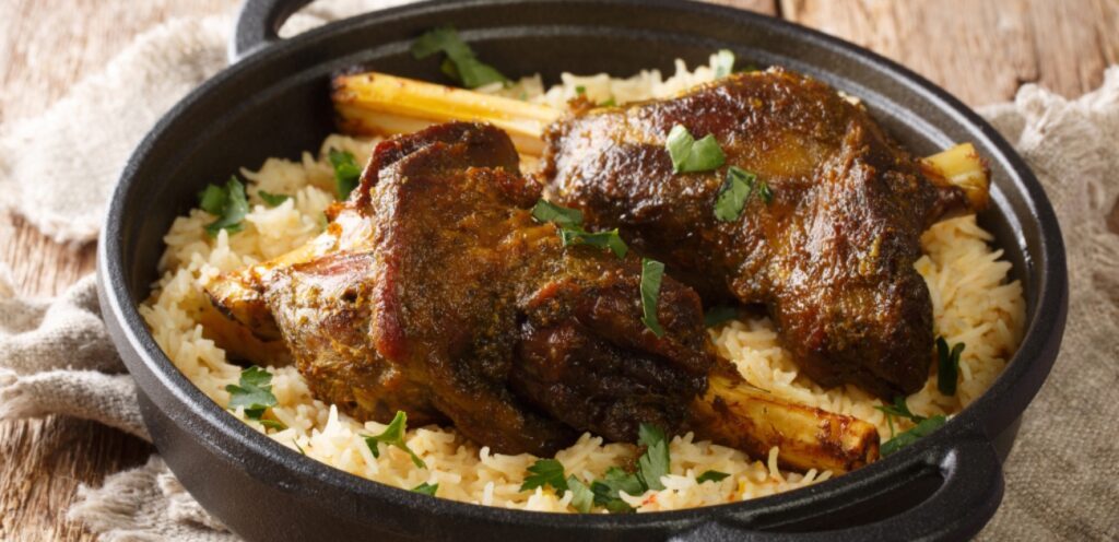 ما هو الحنيذ؟ أصله أنواعه وطرق تحضيره العديدة