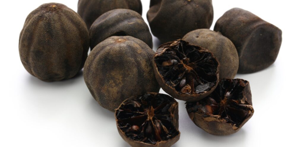 هل تعلمون أن ملعقة من الليمون الأسود مع الماء تعزز عملية الهضم؟