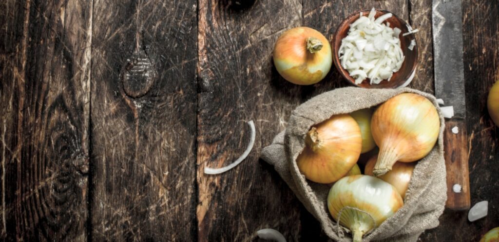 تنظيم الجهاز المناعي من أهم فوائد اكل البصل!