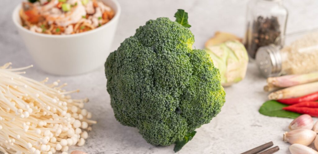 6 نصائح مهمة للحفاظ على الخضروات الورقية الخضراء طازجة في الثلاجة!