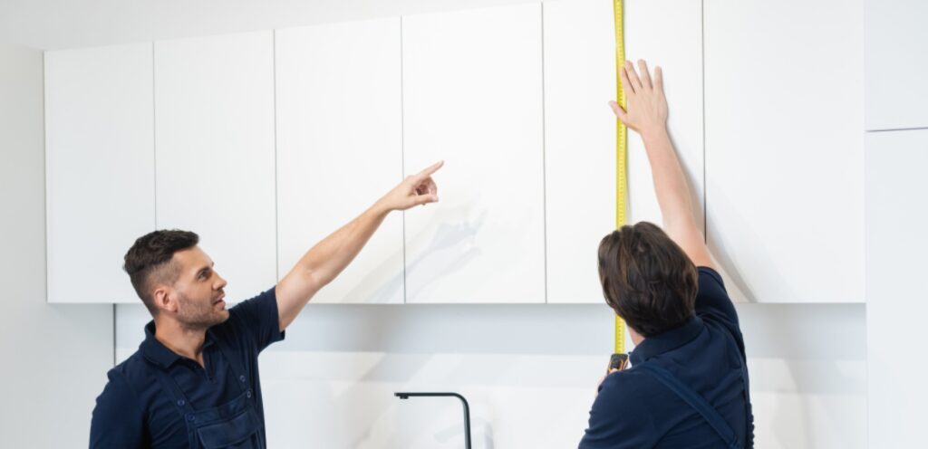 ارتفاع دولاب المطبخ: كيفية اختيار الأحجام والأبعاد المناسبة!