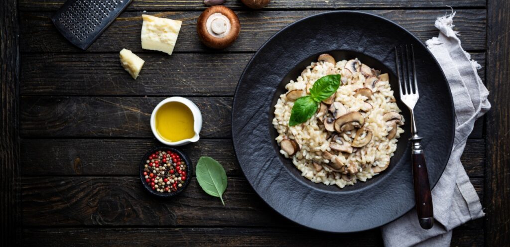 طرق طبخ الأرز حول العالم: اكتشفوا ألذ النكهات والتراث الرائع!