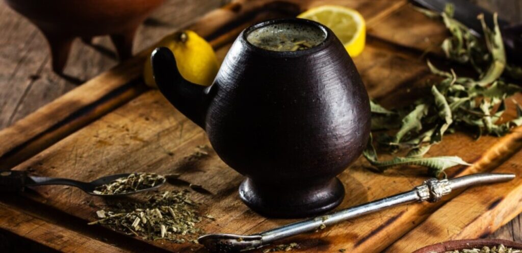 مشروب الزهورات: مزيج أعشاب رائعة وسحرية تعزز صحة الجسم!