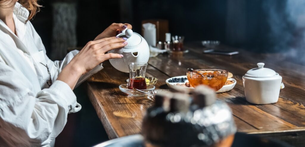 هل الشاي من المنبهات​.. وكم نسبة الكافيين في أنواعه العديدة؟ 