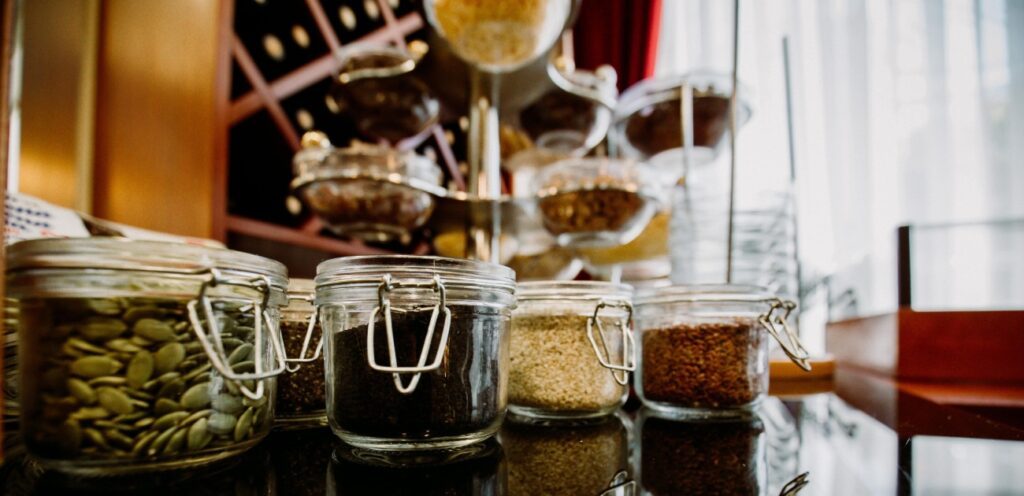 علب بهارات زجاج: فوائد عديدة للحفاظ على التوابل!