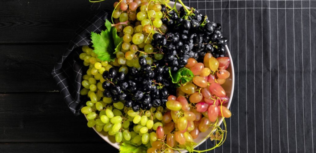 ما سبب وصف العنب بالطعام الخارق؟ اكتشفوا التفاصيل
