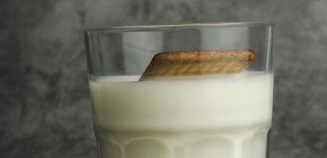تغميس البسكويت