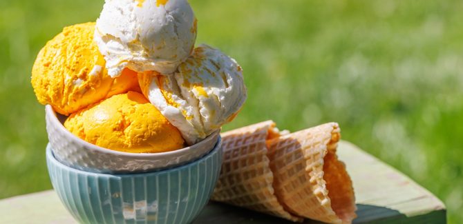 تقديم الآيس كريم