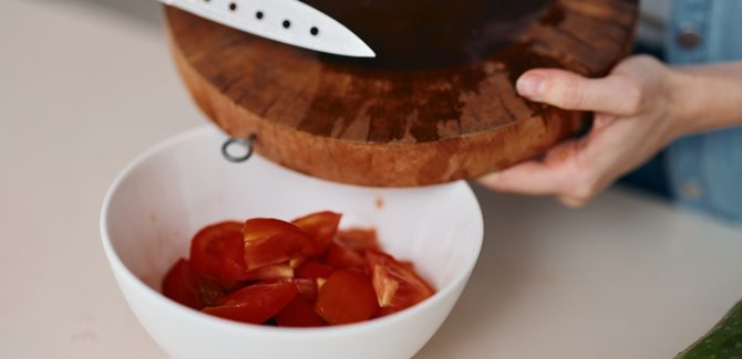 إضافة الطماطم