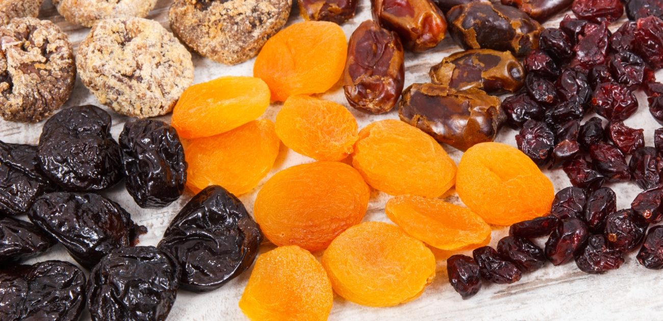 الفواكه المجففة غنية بالألياف