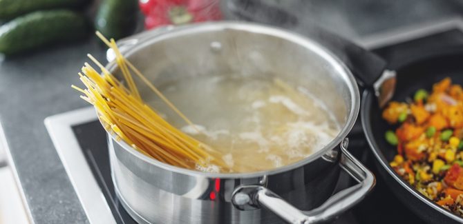 سلق المعكرونة