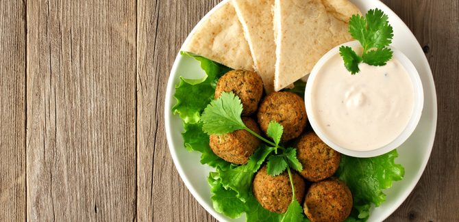 من الطعمية إلى الكشري.. إليكم أشهر أكلات مصرية بالصور!