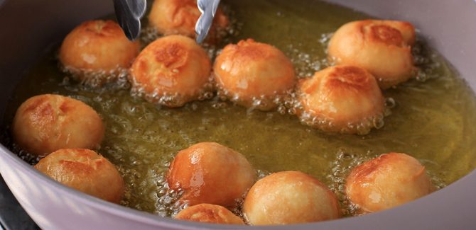 قلي كرات السميد