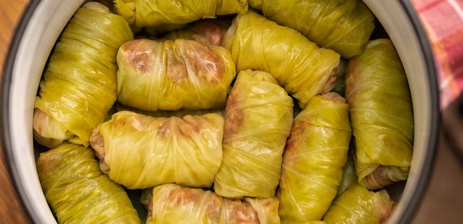 نرص الكرنب المحشو في القدر