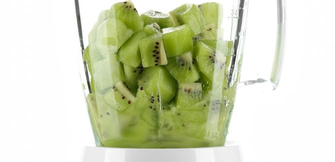 نستخدم الخلاط