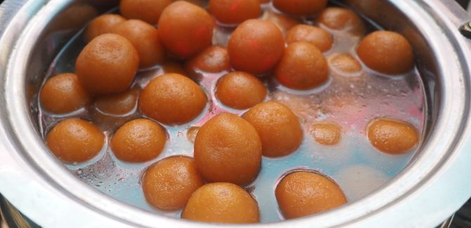 وضع كرات السميد في القطر