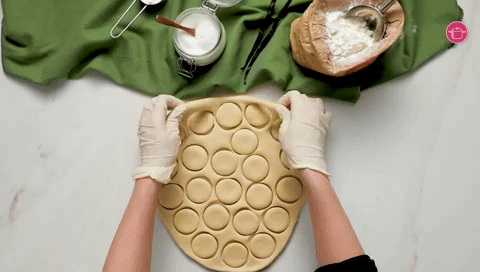 تقطيع العجين