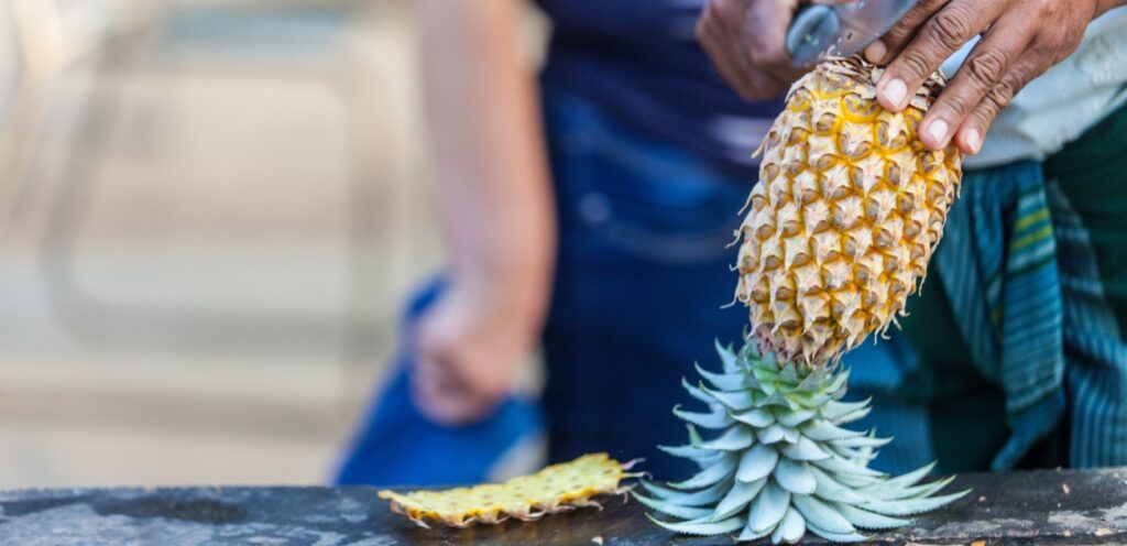 الأناناس فاكهة استوائية محبوبة