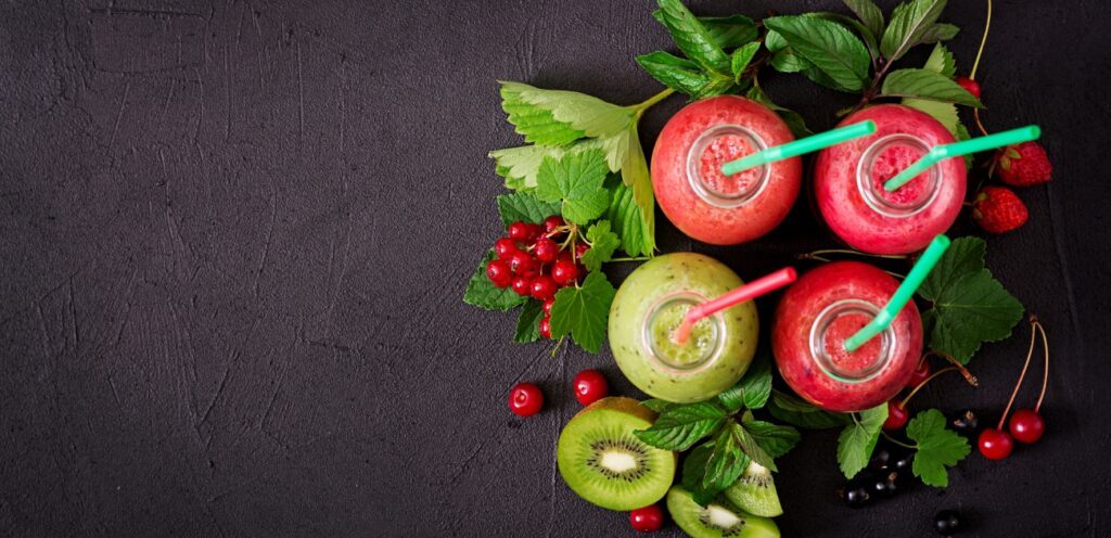 من الحمضيات إلى الديتوكس.. جربوا نكهات عصير لذيذة!