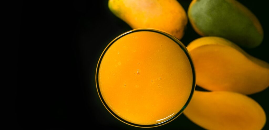 عصائر مانجو سكري: فوائد وقيم غذائية عالية!