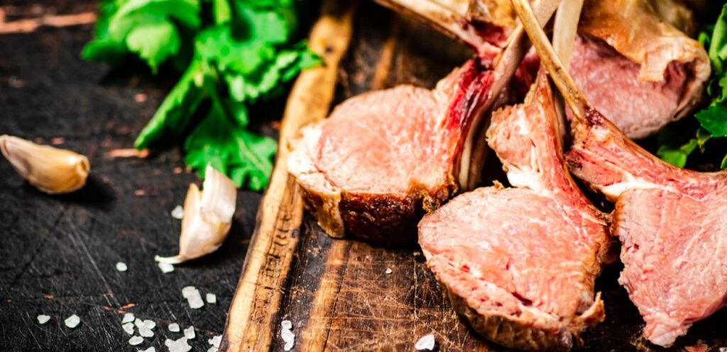 هل هناك فرق بين لحم الخروف والغنم؟ اكتشفوا الإجابة
